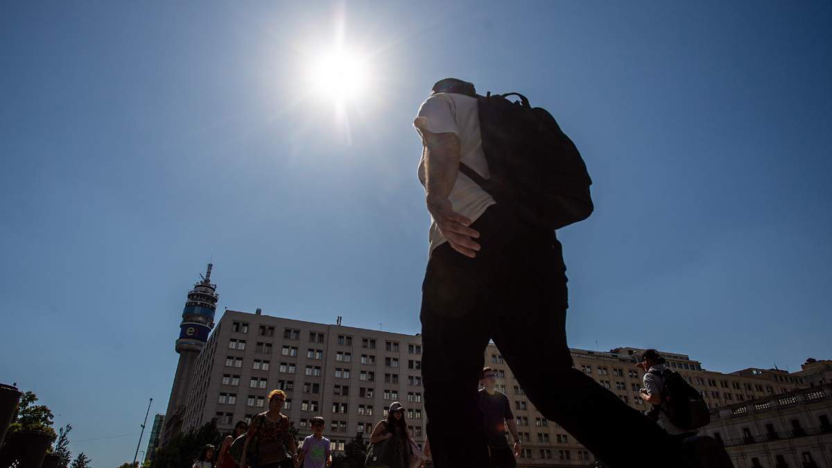 ¿Ola de calor en pleno invierno?: el pronóstico del tiempo para esta semana en Santiago
