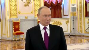 Las aspiraciones financieras de Putin en reunión con Trump: el ansiado respiro económico que busca Rusia