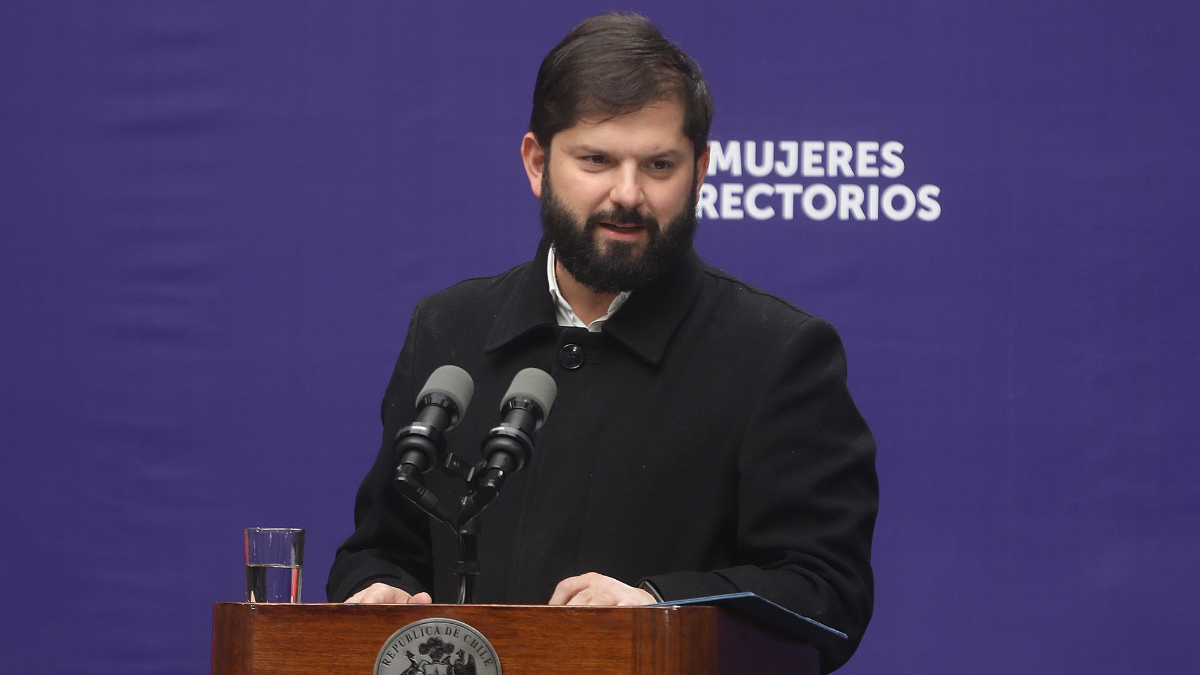 Presidente Boric revela resultados de test de drogas y arremete contra la oposición: 