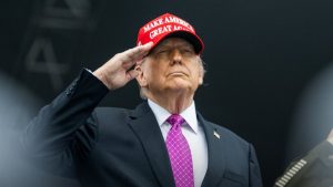 Nueva presión de Trump contra Powell: las razones de la inédita destitución de la gobernadora de la Reserva Federal