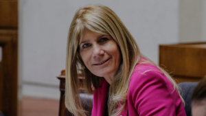 ¿Puede Ximena Rincón postular al Senado? La controversia por su tercera candidatura consecutiva al Congreso