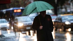 Confirman más de 50 mm de lluvia en Santiago: ¿a qué hora comienzan las precipitaciones?
