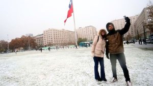¿Cuáles son las comunas de la RM donde nevará este jueves y viernes?