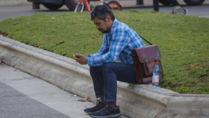 Desempleo  en Chile se mantiene estable en trimestre mayo-julio, pero vuelve a aumentar la desocupación en mujeres