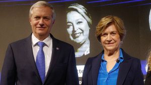 Encuesta Black&White: Kast retrocede cuatro puntos y Matthei logra avanzar