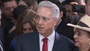Por qué el ex presidente Álvaro Uribe salió en libertad en Colombia