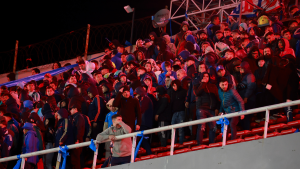El episodio que involucra a Marcelo Díaz y que desató la burla de hinchas de la U contra Independiente: denuncia alerta a los Azules