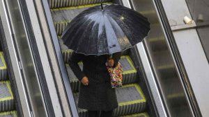 Confirman lluvias para esta semana en Santiago: revisa dónde y cuándo lloverá