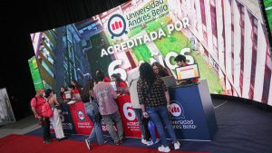 Se abre la postulación a gratuidad y becas: conoce las 10 carreras más costosas en Chile