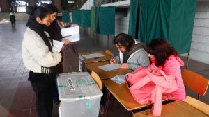 Cómo postular a los trabajos que ofrece el Servel durante las Elecciones 2025