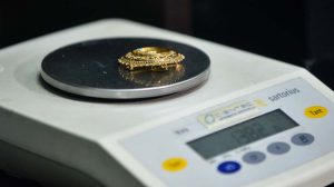 Precio del oro registra máximo histórico: revisa cómo empeñar una joya donde la Tía Rica