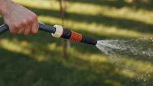 En qué consiste el cobro por sobreconsumo de agua: a quiénes se aplicará y cuándo parte