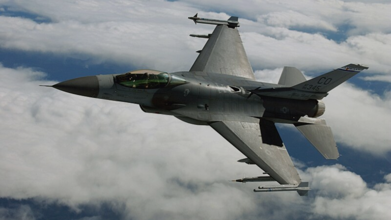 Las características del F-16: el avión de combate que EEUU le vendería a Perú