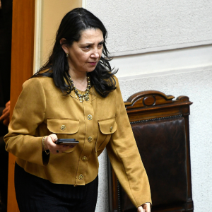 Voto obligatorio: el pedregoso camino a recorrer por la ministra Lobos para lograr un acuerdo en el Senado y la Cámara