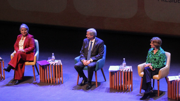 Cargos de Albornoz, pensiones y red de bots: los flancos dónde apuntarán sus dardos los candidatos en el primer debate presidencial