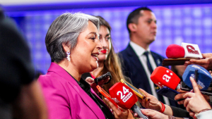 La sorpresa de Jara con ME-O, la fallida apuesta de Parisi y un polémico comercial: los entretelones de un tenso primer debate presidencial