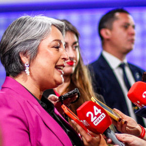 La sorpresa de Jara con ME-O, la fallida apuesta de Parisi y un polémico comercial: los entretelones de un tenso primer debate presidencial