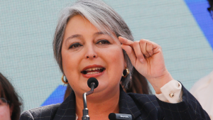 La apuesta estratégica de Jara para lograr un segundo aire tras el lanzamiento de campaña