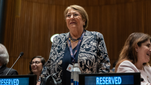 El dilema de Bachelet en la elección presidencial por candidatura a la ONU: obligada a ser neutral mientras comandos de oposición se abren a recibirla