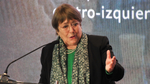 El desafío de Bachelet de consolidar apoyo y el antecedente que ve en la OEA ante posible veto de EE.UU. 