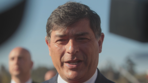 VIDEO - Emulando a Trump: Franco Parisi atendió un local de comida rápida en Calama