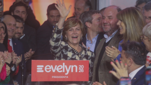 Recordando al Rechazo y apelando al piñerismo: Matthei relanza su campaña presidencial