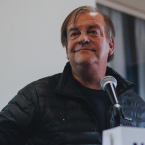 Con dardos a Kast y Republicanos: las razones de Francisco Vidal para renunciar a TVN