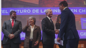 Criteria: Jara y Kast no presentan variaciones en adhesión y Matthei cae cuatro puntos