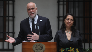 Gobierno se anota triunfo dejando el voto extranjero como voluntario y con restricción a partir de 2026