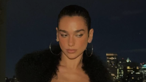 Dua Lipa despide a su representante por intento de censura a banda en Glastonbury