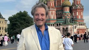 Quién es Errol Musk, el padre de Elon acusado de abuso sexual contra cinco de sus hijos e hijastros