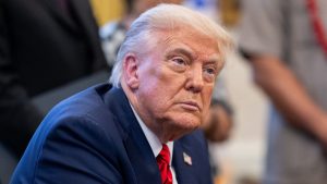 Trump afirma que Estados Unidos disparó contra un barco cargado de droga que zarpó desde Venezuela