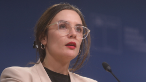 Gobierno condena red de bots que ataca a Matthei y Jara: emplaza a director de Canal 13 a pronunciarse por su presunto vínculo