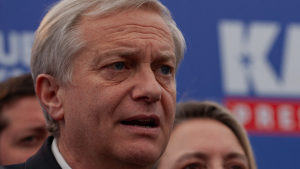 Policías infiltrados, sin capuchas y el que organiza, paga: el plan de Kast para enfrentar las marchas