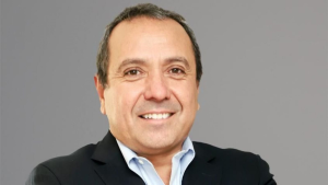 Patricio Góngora renuncia al directorio de Canal 13 tras vinculación con red de bots y niega las acusaciones