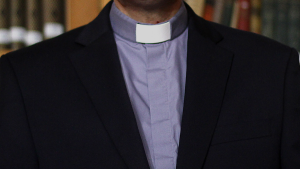 Nueva denuncia de abuso remece a Iglesia Católica: estudiantes apuntan a sacerdote de Calbuco