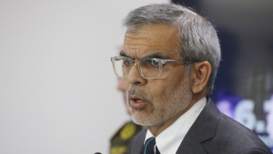 Ministro Cordero defiende Plan Nacional de Búsqueda tras caso de Bernarda Vera, detenida desaparecida que estaría en Argentina