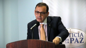 Cómo el juez Ulloa se salvó de ser removido por la Corte Suprema: diputados preparan acusación constitucional