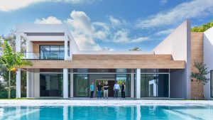 Quién es el arquitecto del Santiago Downtown que se toma Miami con casas de lujo de hasta US$14 millones