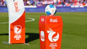 El nuevo torneo que se disputaría en el fútbol chileno: ANFP alcanzó un preacuerdo con Warner para saldar millonaria deuda