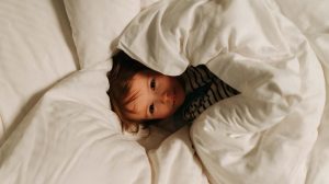 El impacto del cambio de hora en el reloj biológico infantil