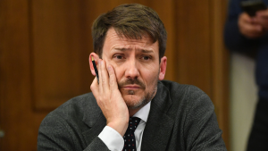 Oficialismo insta al Gobierno a soltarle la mano a Pardow tras anuncio de apoyo jurídico en AC