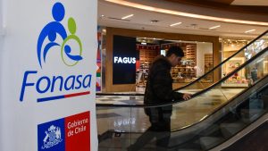Alerta por nueva estafa que suplanta a Fonasa: revisa cómo reconocer el sitio fraudulento