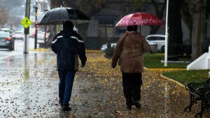 Estas son las zonas donde podría llover este viernes en la RM