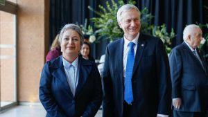 Panel Ciudadano UDD: Jeannette Jara pierde terreno ante Kast en eventual segunda vuelta presidencial