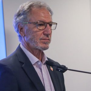 Gobierno confirma acuerdo con empresas eléctricas: devolverán $2.000 mensuales durante seis meses