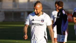 La condición de Arturo Vidal para seguir en Colo Colo: 