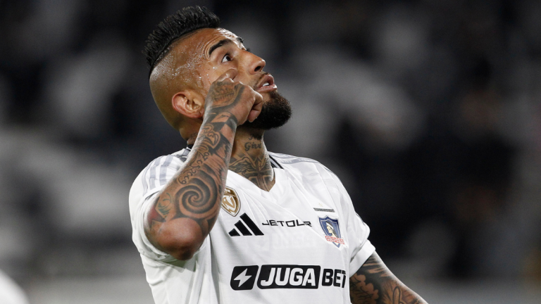 La molestia de Colo Colo por la llegada de Arturo Vidal a la Kings League: Mosa lo frenó en seco