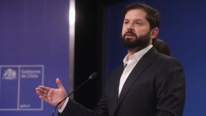 Las exigencias de la Red de Sobrevivientes a Boric en su próxima visita a León XIV