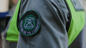 Cómo postular a las ofertas laborales para civiles que dispuso Carabineros: sueldos de hasta $3,4 millones